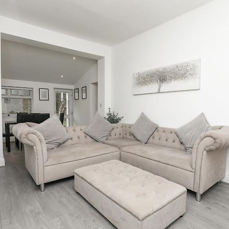 Halsnead Properties St Helens Crank Екстериор снимка
