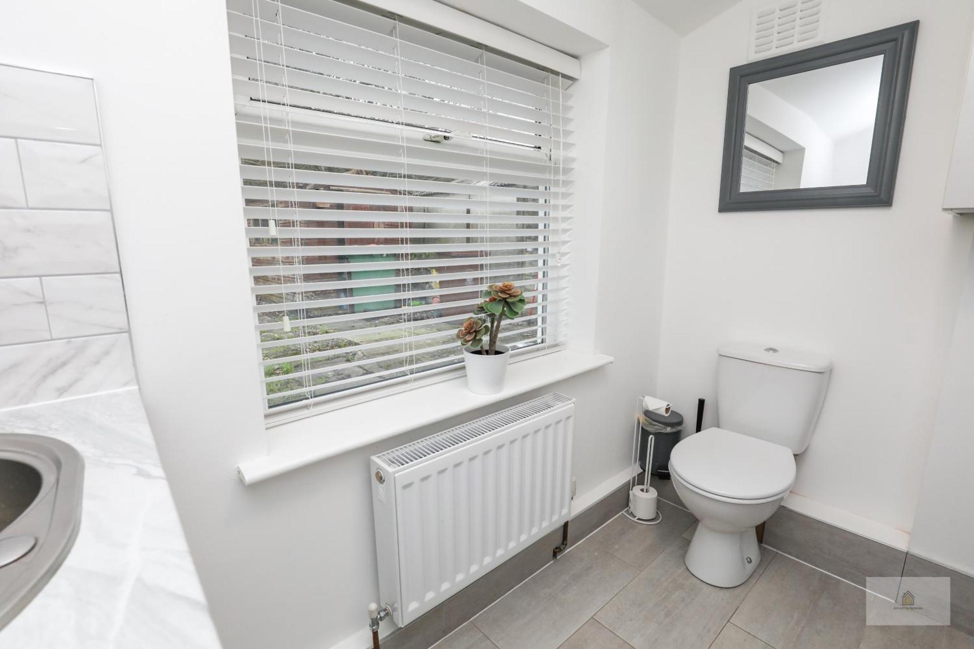 Halsnead Properties St Helens Crank Екстериор снимка