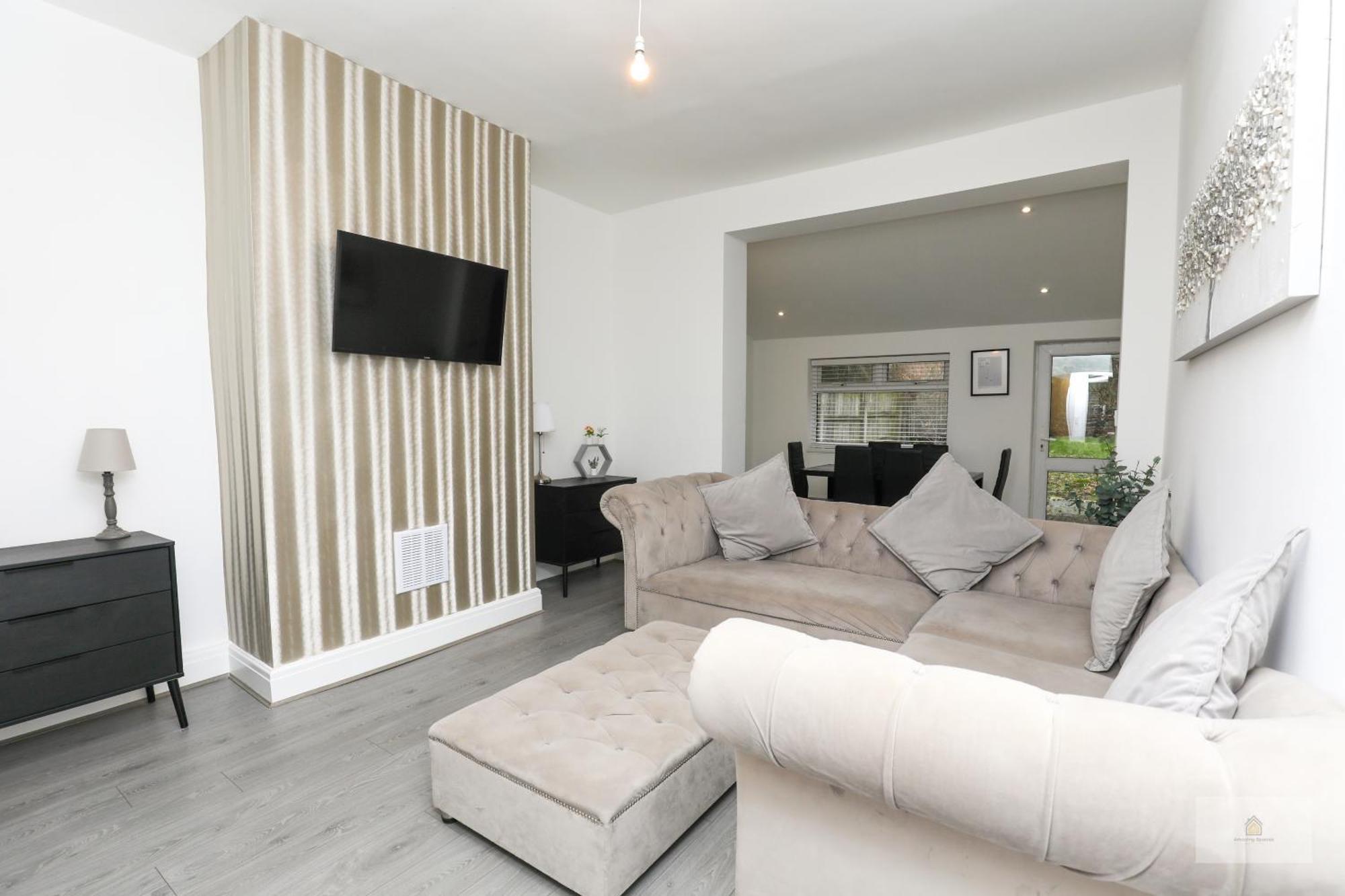 Halsnead Properties St Helens Crank Екстериор снимка