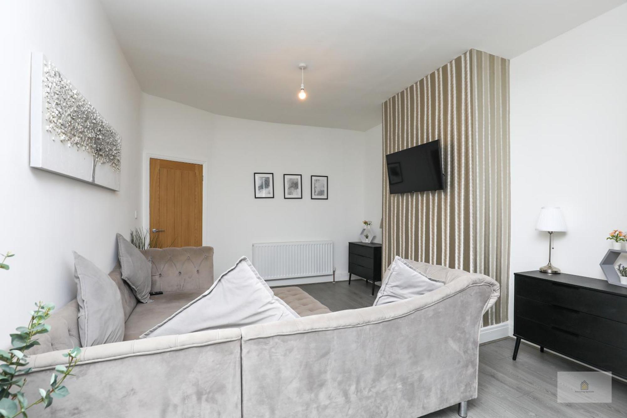 Halsnead Properties St Helens Crank Екстериор снимка