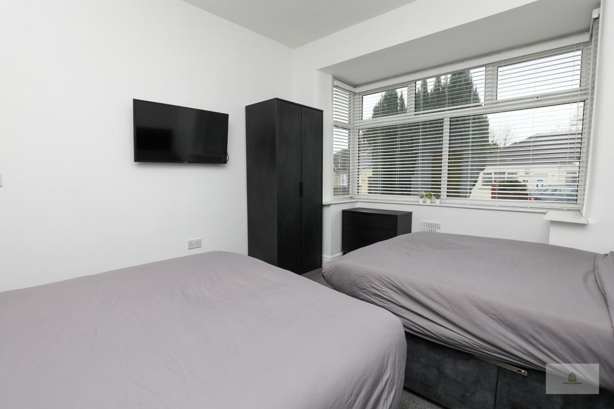 Halsnead Properties St Helens Crank Екстериор снимка